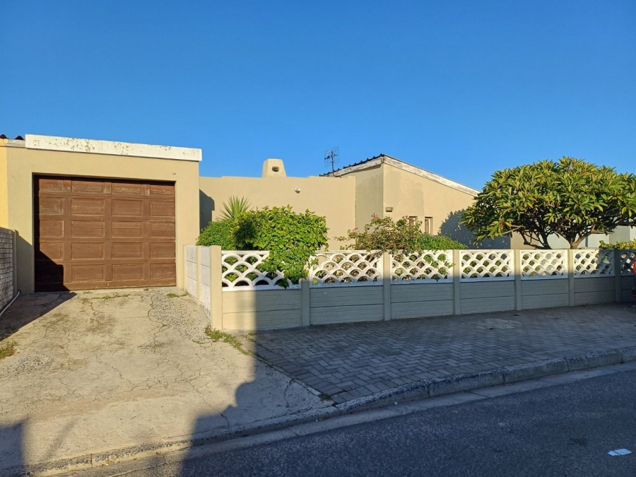 3 Bedroom Property for Sale in Bishop Lavis Western Cape